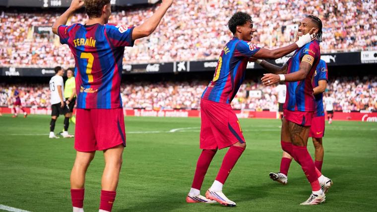 برشلونة يبصم على انطلاقة هجومية تاريخية