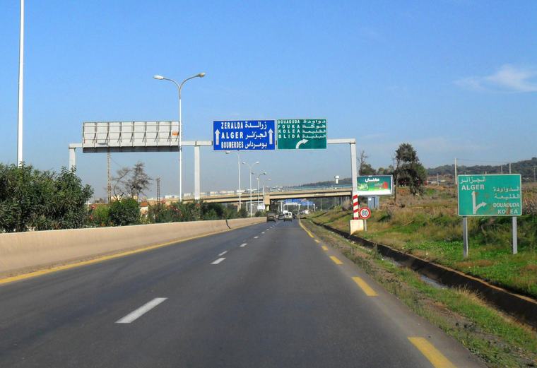 تيبازة: غلق مؤقت للطريق السريع بين بوسماعيل والدواودة في الاتجاهين بدءاً من ليلة الخميس