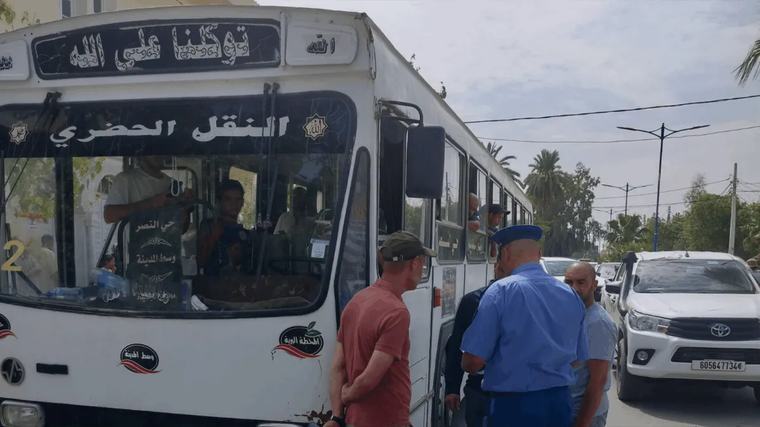 سحب الوثائق الإدارية لحافلات النقل التي تجاوزت 30 سنة من السير